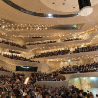 ELB.lit 2024: 21.09. Ausverkaufte Elbphilharmonie bei »Sie mich auch!« – Cordula Stratmann und Bjarne Mädel über die hohe Kunst der Beleidigung ©Jörg Modrow